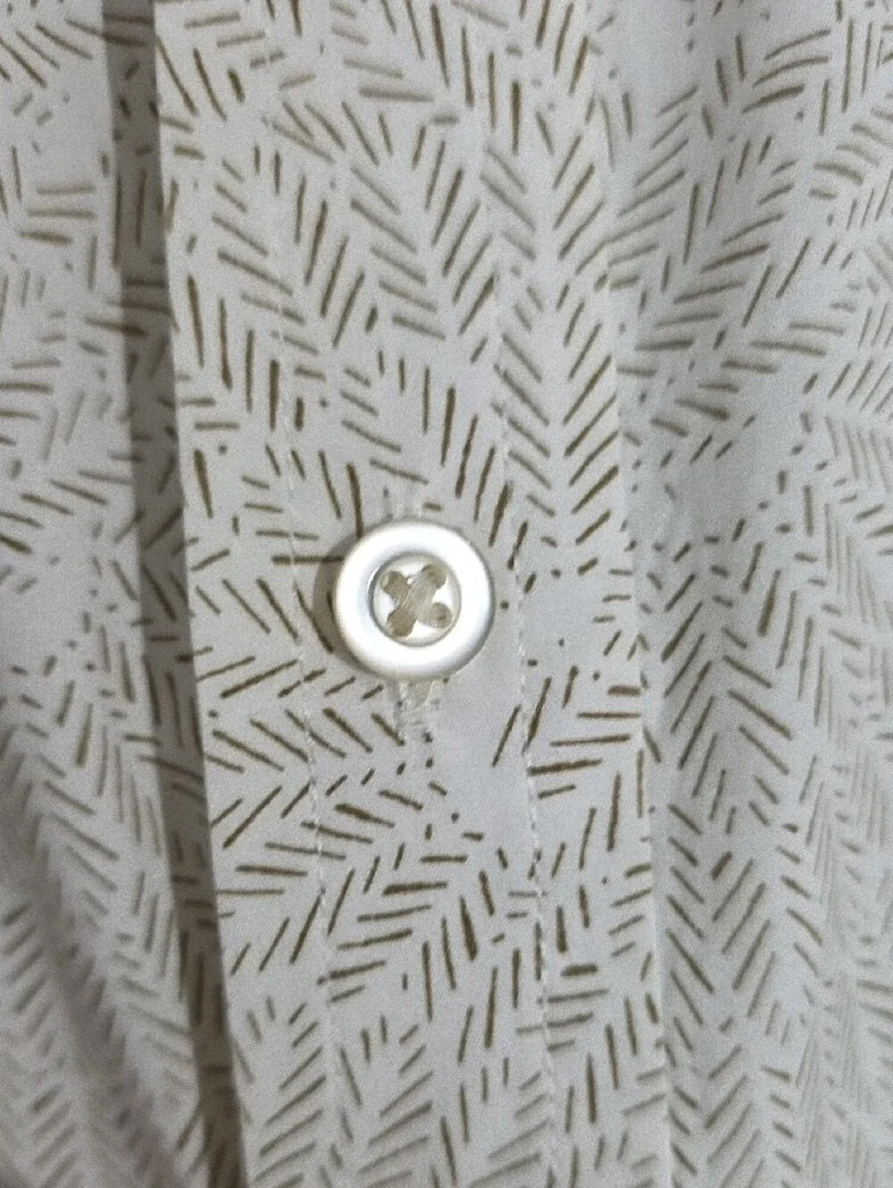 Banana Republic Men's Short Sleeve Button-Down in Cream Floral Pattern